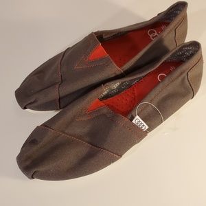 NEW gray Toms